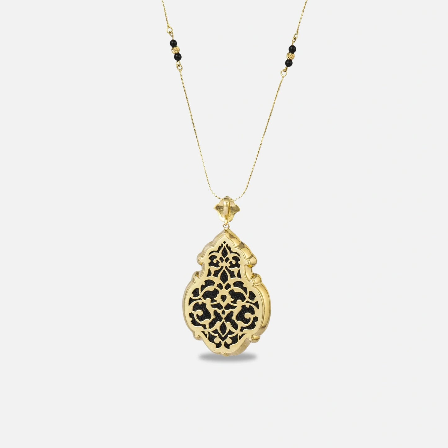 18K Gold Kiswah Al-Kaabah Side Stones Candle Necklace